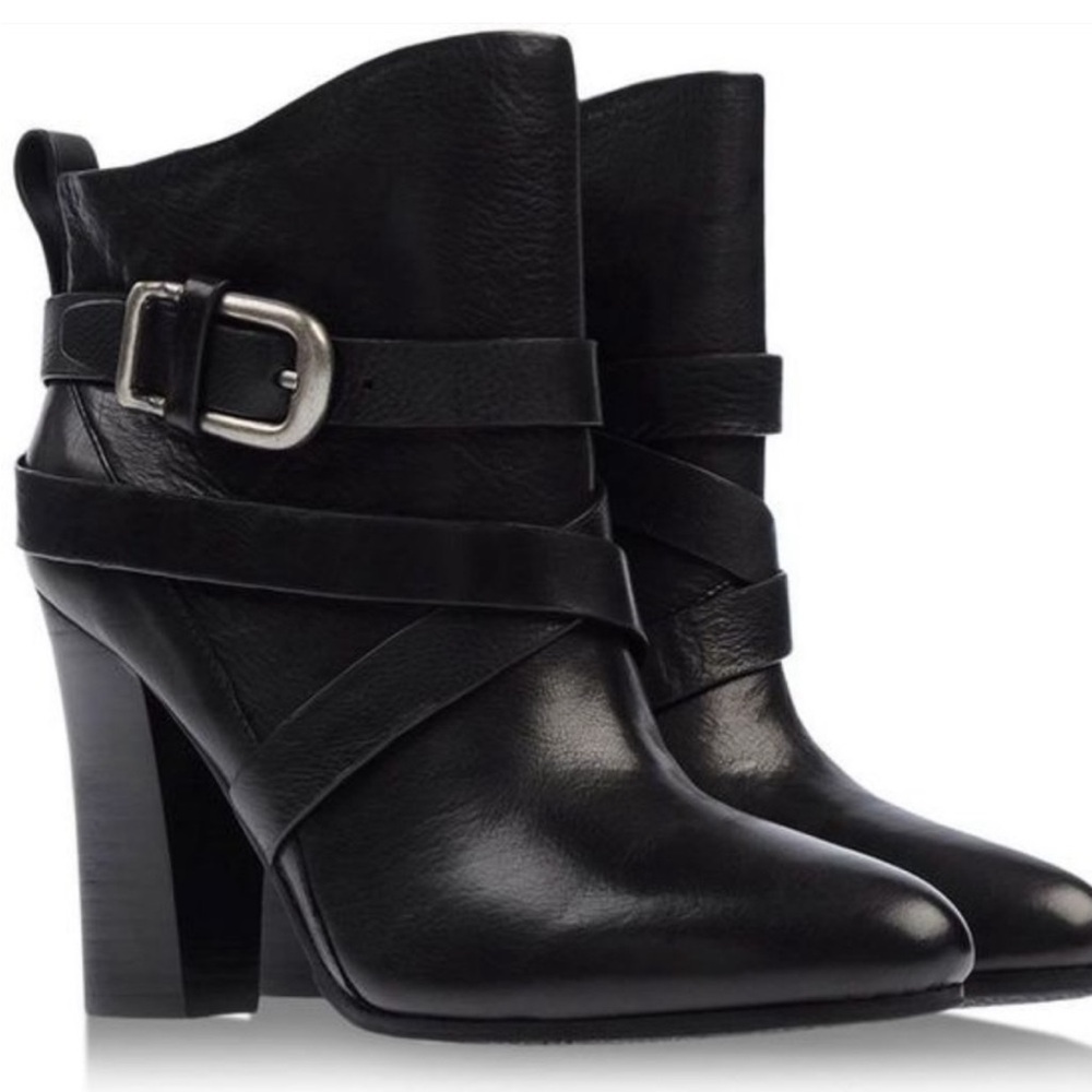 NWOB Belle by Sigerson Morrison Black “Floria" Booties